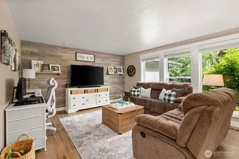 7247 SE Snowy Way Port Orchard WA 98367
