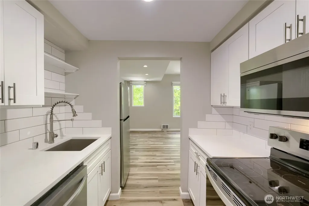 2700 4th Avenue Seattle WA 98121