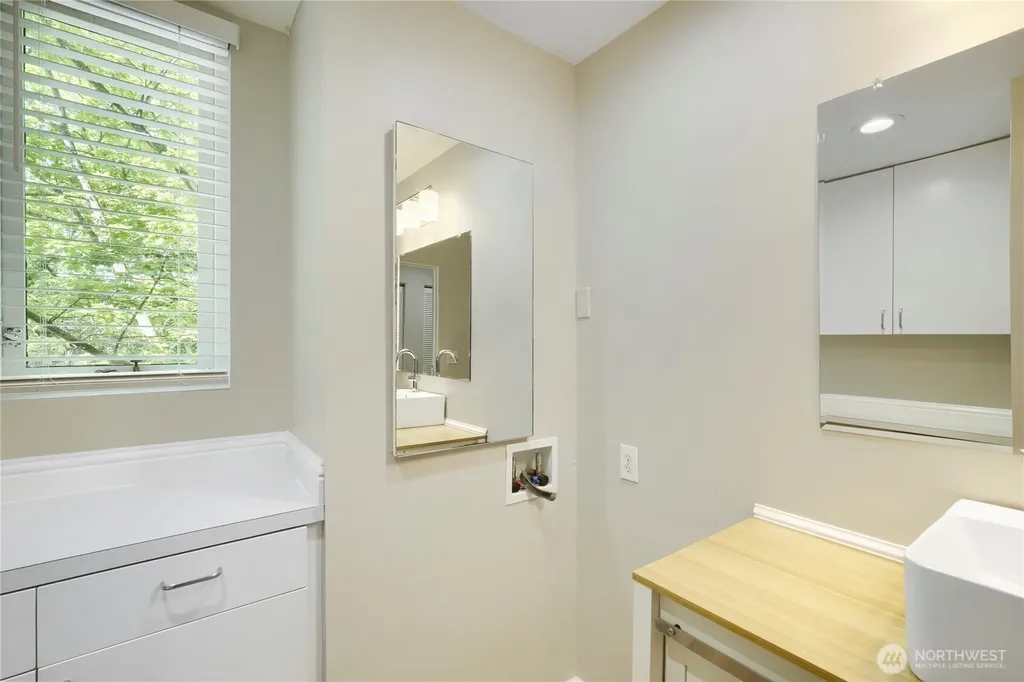 2700 4th Avenue Seattle WA 98121