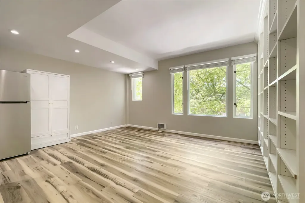 2700 4th Avenue Seattle WA 98121