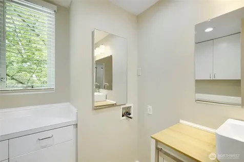2700 4th Avenue Seattle WA 98121