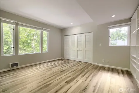 2700 4th Avenue Seattle WA 98121