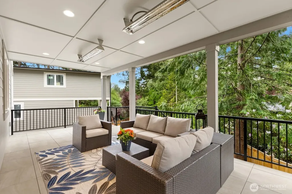 815 130th Avenue NE Bellevue WA 98005