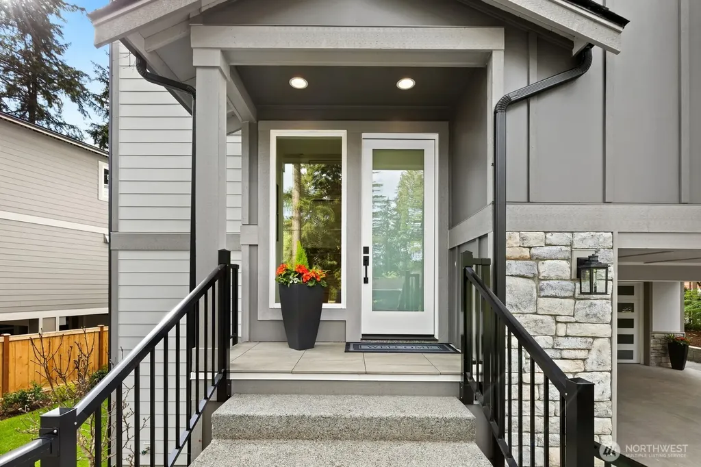 815 130th Avenue NE Bellevue WA 98005