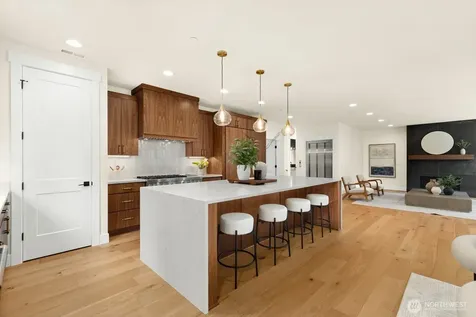 815 130th Avenue NE Bellevue WA 98005