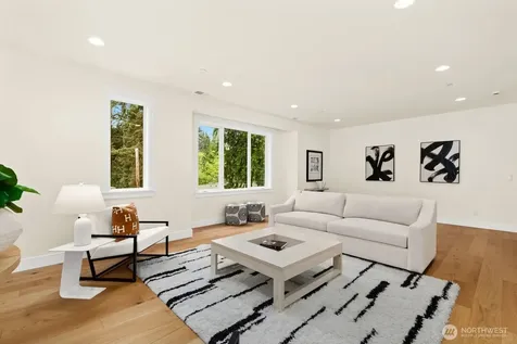 815 130th Avenue NE Bellevue WA 98005
