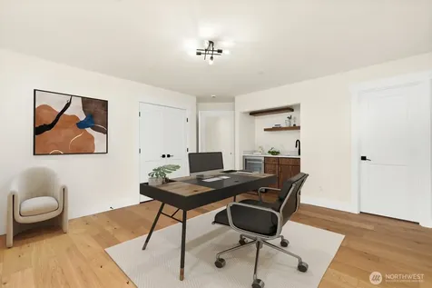 815 130th Avenue NE Bellevue WA 98005