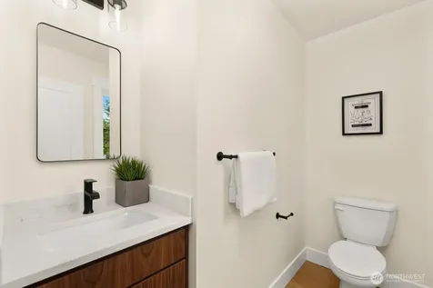 815 130th Avenue NE Bellevue WA 98005