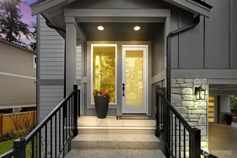 815 130th Avenue NE Bellevue WA 98005