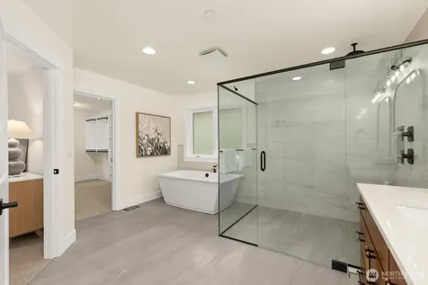 815 130th Avenue NE Bellevue WA 98005