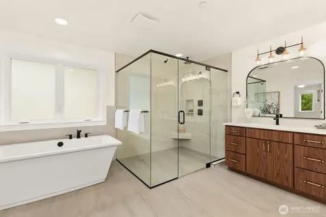 815 130th Avenue NE Bellevue WA 98005
