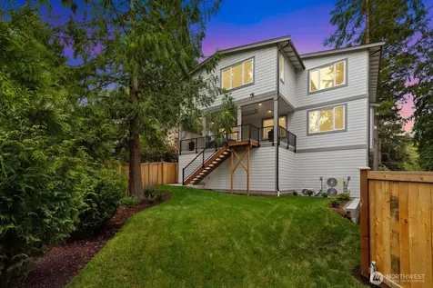 815 130th Avenue NE Bellevue WA 98005