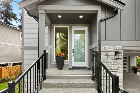 815 130th Avenue NE Bellevue WA 98005