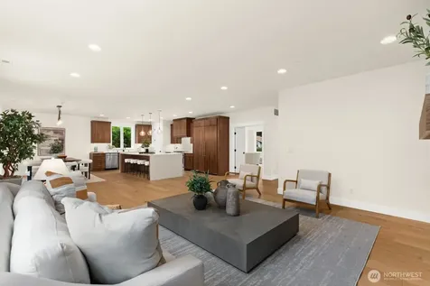 815 130th Avenue NE Bellevue WA 98005