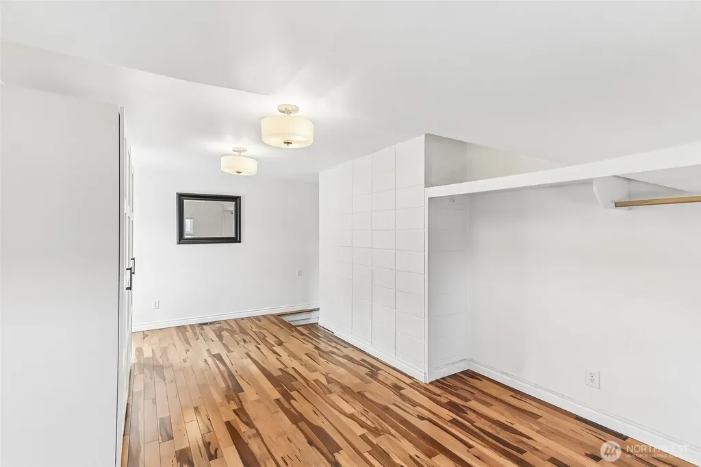 8613 42nd Avenue S Seattle WA 98118