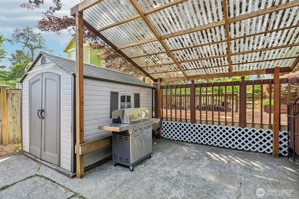 8613 42nd Avenue S Seattle WA 98118