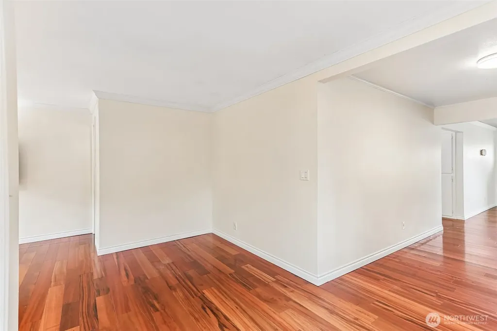 8613 42nd Avenue S Seattle WA 98118