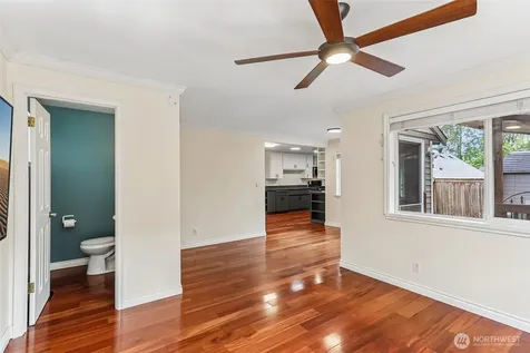8613 42nd Avenue S Seattle WA 98118