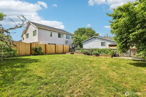 8613 42nd Avenue S Seattle WA 98118