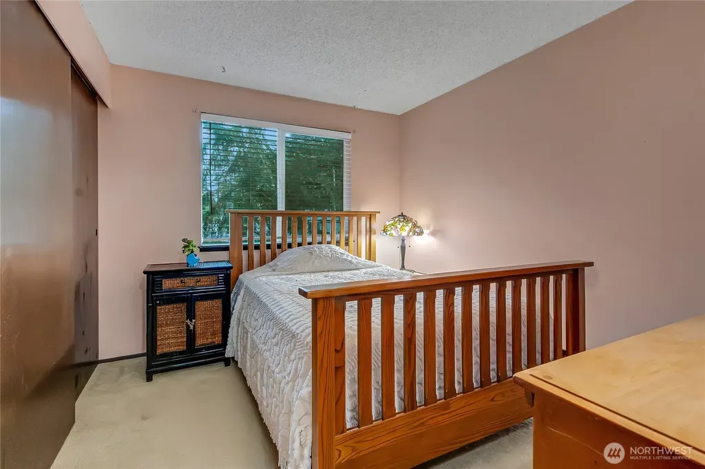 33762 32nd Avenue SW Federal Way WA 98023