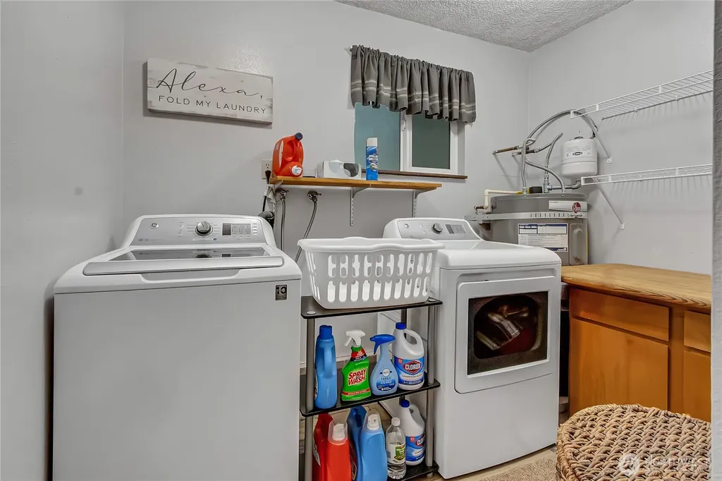 33762 32nd Avenue SW Federal Way WA 98023