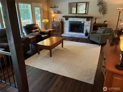 33762 32nd Avenue SW Federal Way WA 98023