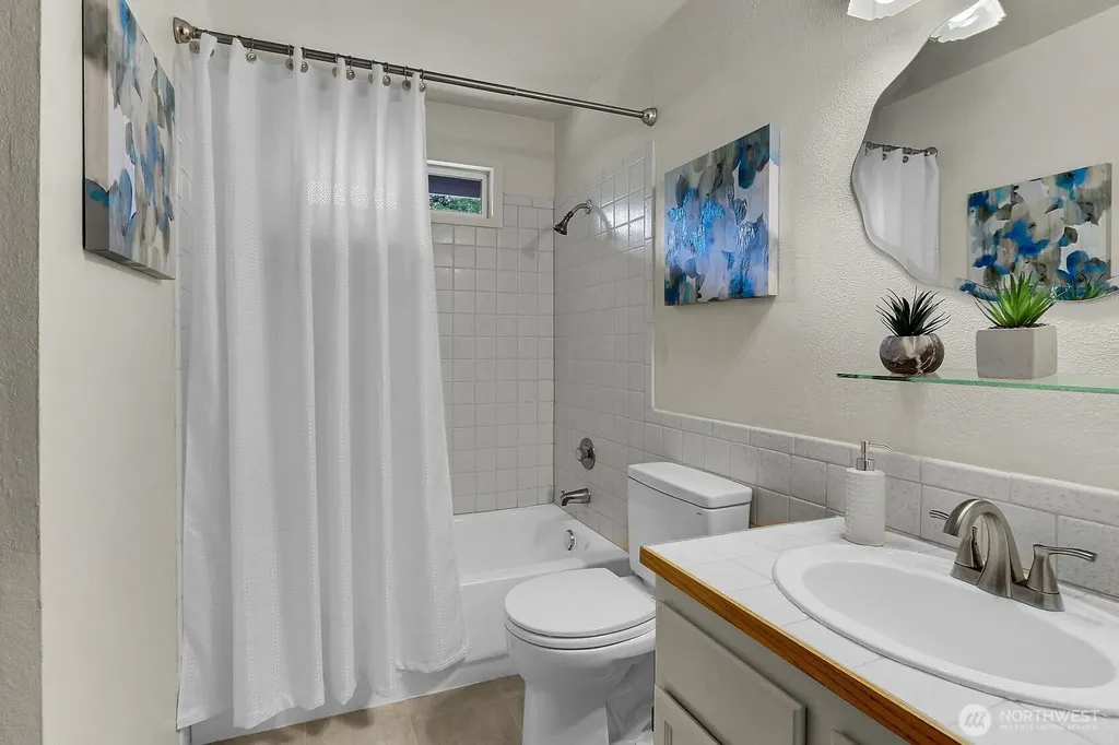13325 19th Avenue NE Seattle WA 98125
