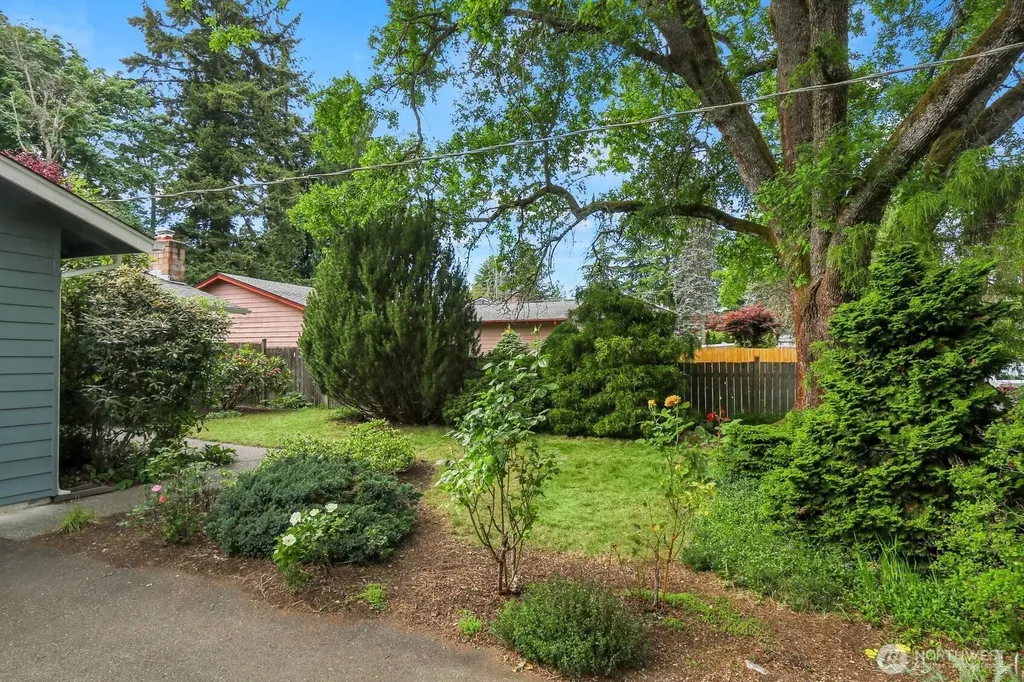 13325 19th Avenue NE Seattle WA 98125