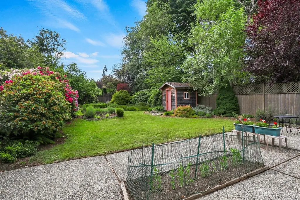 13325 19th Avenue NE Seattle WA 98125