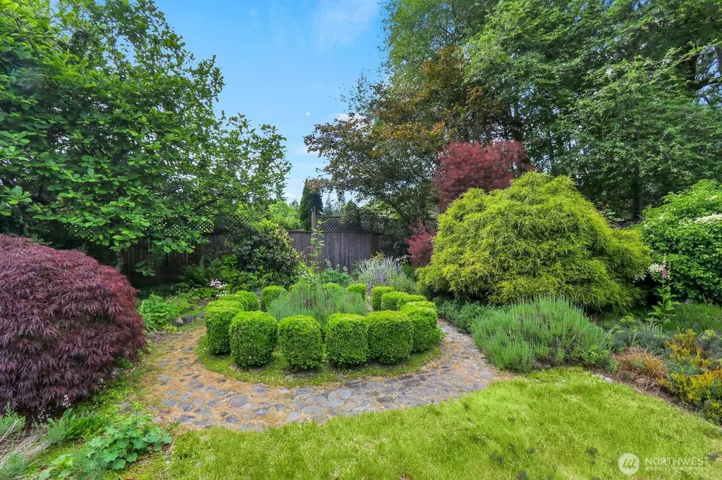 13325 19th Avenue NE Seattle WA 98125