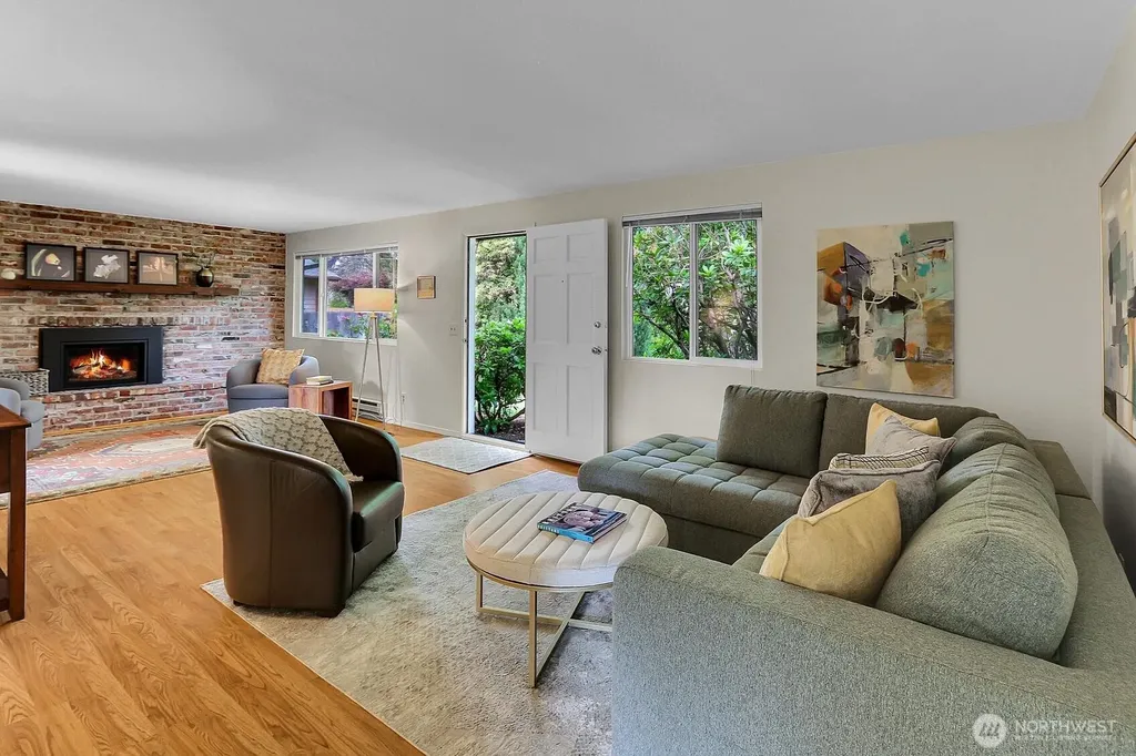 13325 19th Avenue NE Seattle WA 98125