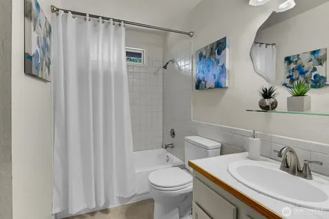 13325 19th Avenue NE Seattle WA 98125