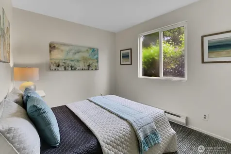 13325 19th Avenue NE Seattle WA 98125