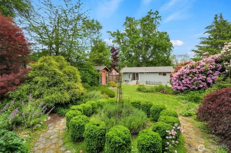 13325 19th Avenue NE Seattle WA 98125