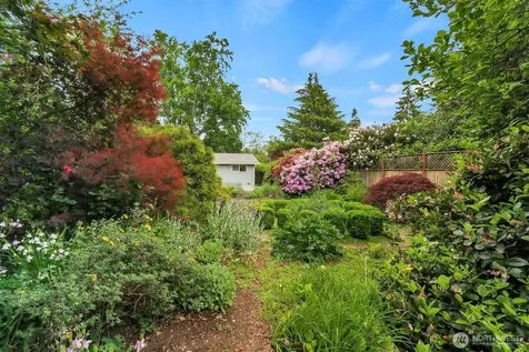 13325 19th Avenue NE Seattle WA 98125