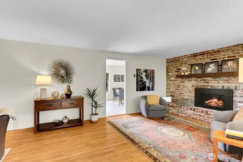 13325 19th Avenue NE Seattle WA 98125