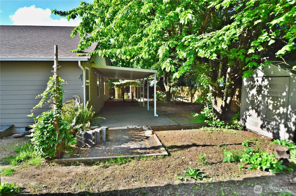910 11th Street SE Puyallup WA 98372