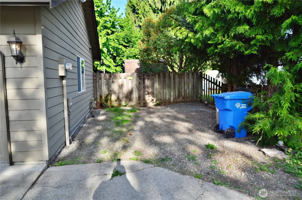 910 11th Street SE Puyallup WA 98372