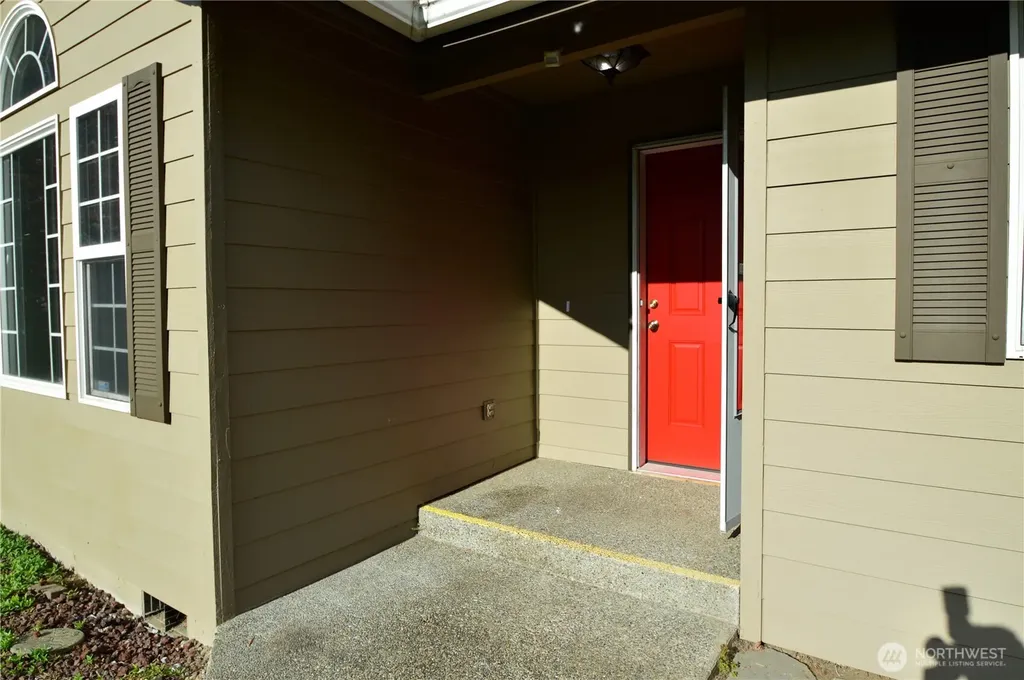 910 11th Street SE Puyallup WA 98372