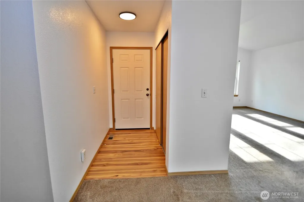 910 11th Street SE Puyallup WA 98372