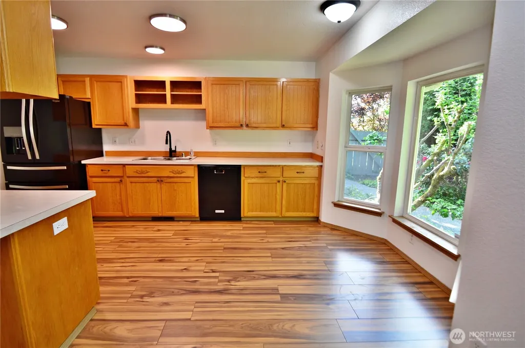 910 11th Street SE Puyallup WA 98372