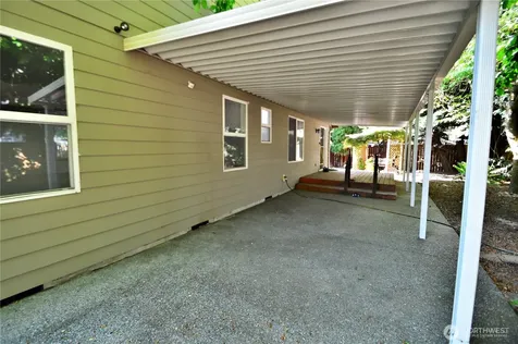910 11th Street SE Puyallup WA 98372