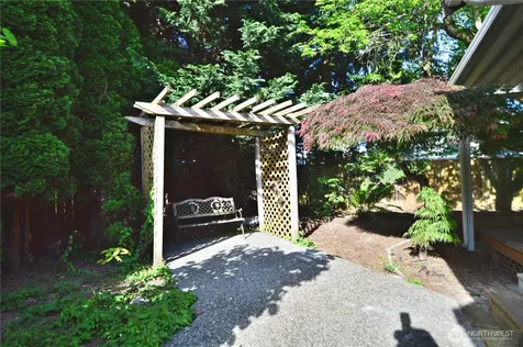 910 11th Street SE Puyallup WA 98372