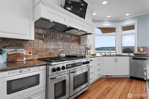 4486 East Harbor Road Freeland WA 98249