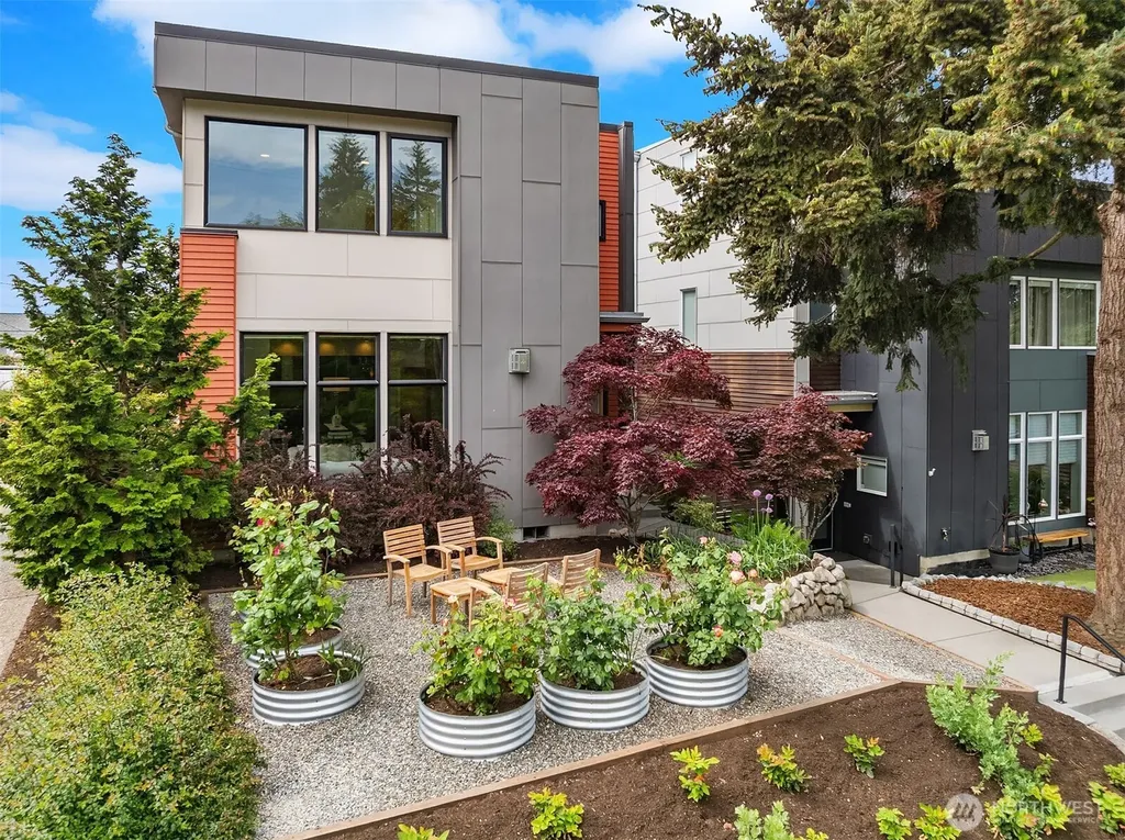 7349 California Avenue SW Seattle WA 98136