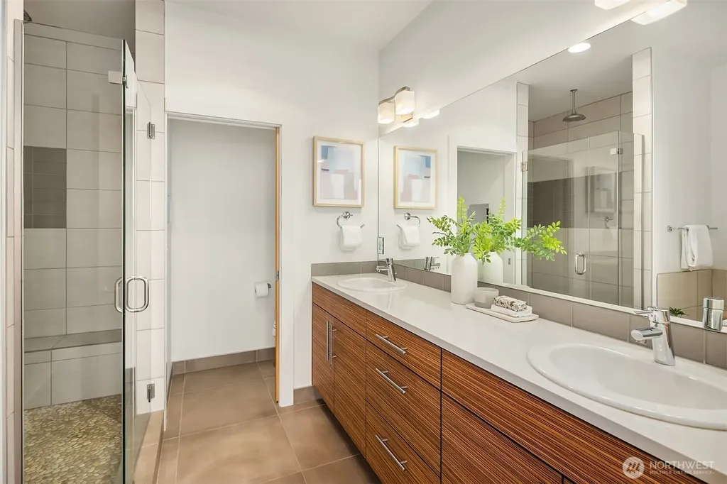 7349 California Avenue SW Seattle WA 98136