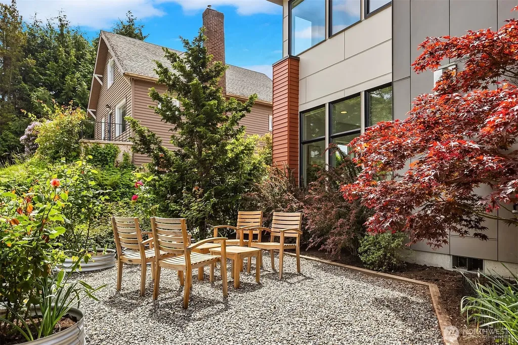 7349 California Avenue SW Seattle WA 98136