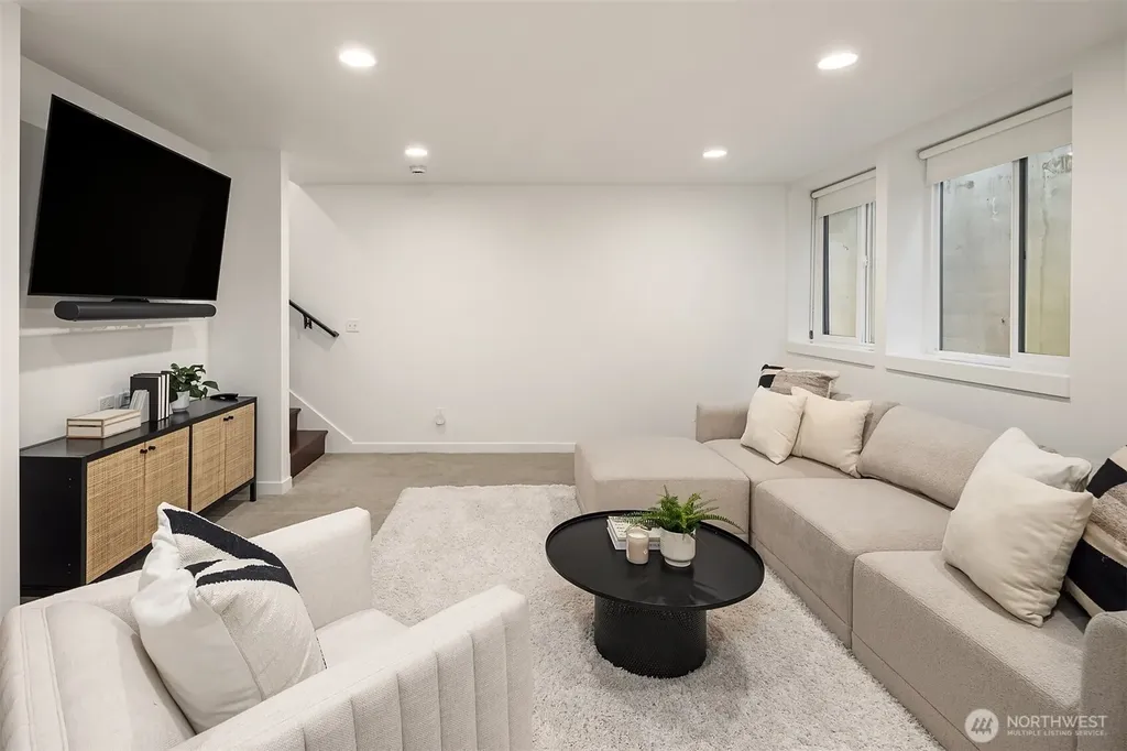 7349 California Avenue SW Seattle WA 98136