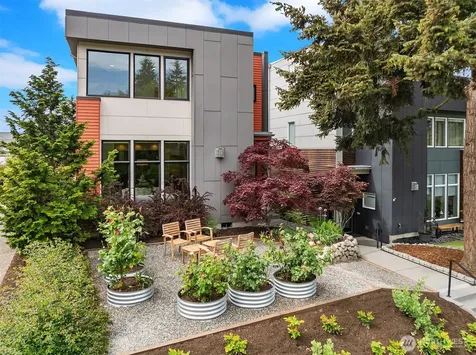 7349 California Avenue SW Seattle WA 98136