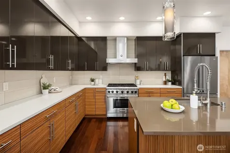 7349 California Avenue SW Seattle WA 98136